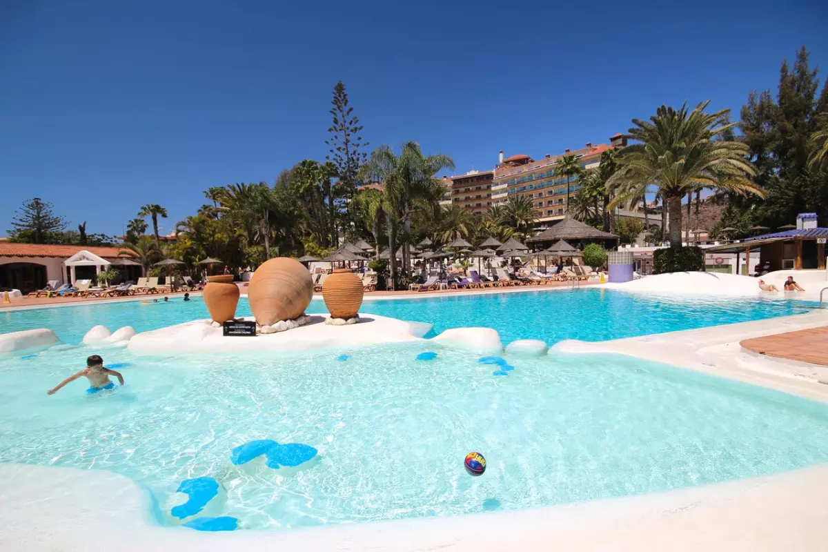 <h1>Hotel Melia Tamarindos</h1>