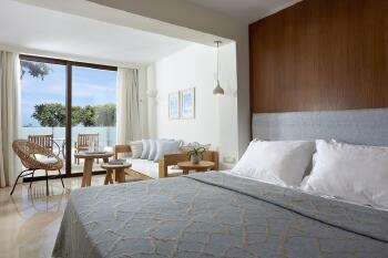 2.-double-room-limited-sea-view