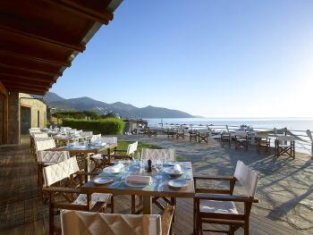 blue-bay-beachfront-restaurant