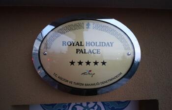 royal-holiday-palace-1-von-9-