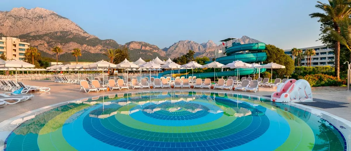 <h1> Hotel Mirage Park Resort</h1>