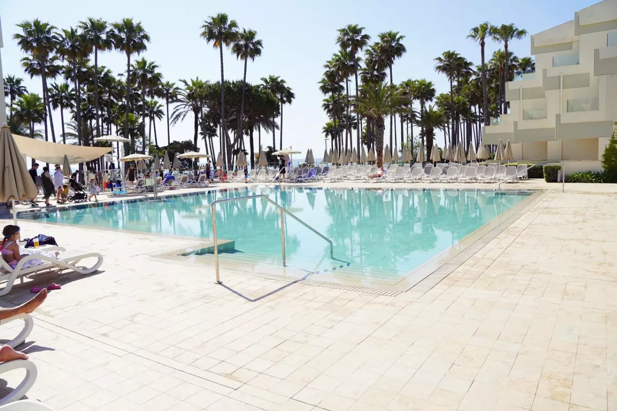 <h1>Hipotels Mediterraneo Club</h1>