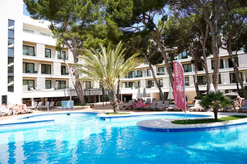 <h1>Serrano Hotels S'Entrador Playa Cala Ratjada</h1>